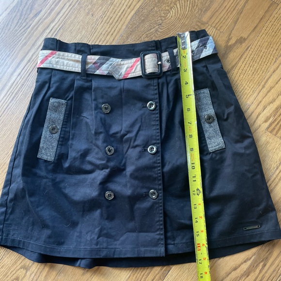 Burberry black and classic plaid short skirt. Waist 14’ and 16’ in length - Picture 8 of 8